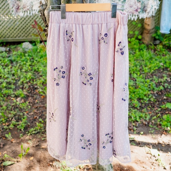 Dusty rose/lilac embroidered midi skirt - Picture 1 of 4